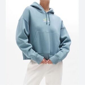 North face crops Sweater Women’s Size Small